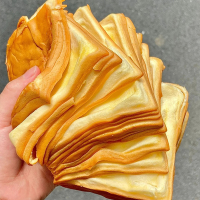 醇厚牛乳香千层吐司面包早餐面包