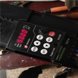 2.2K成色如图用 043 上 士林变频器SE2 议