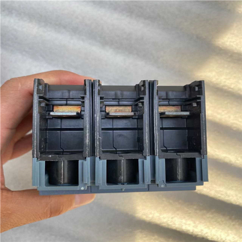 西门子3VA1110-5EE32-0AA0，100Ａ全新的没~议价
