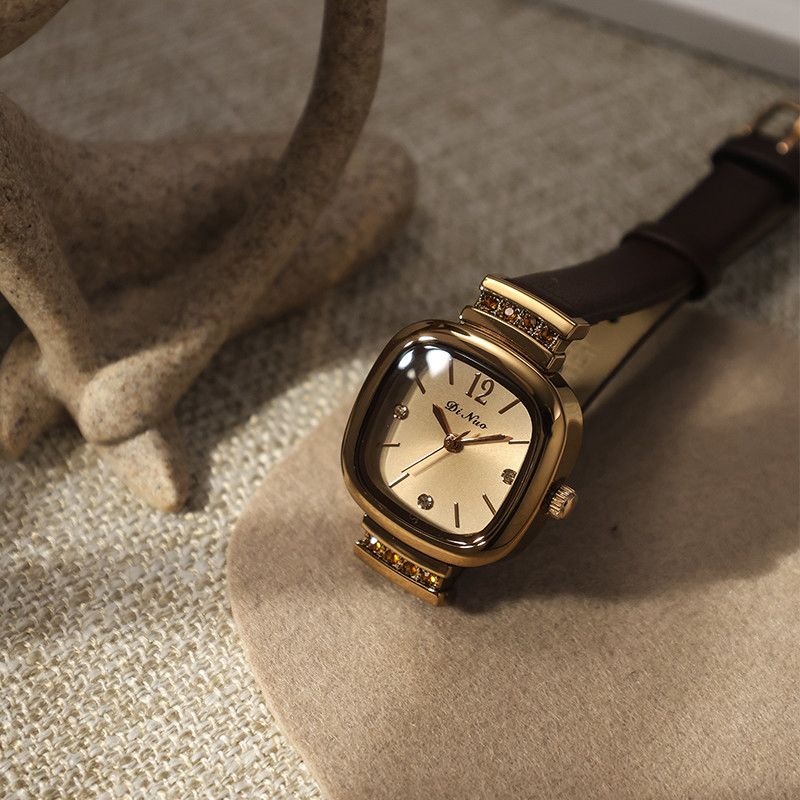 复古方糖手表女小巧精致轻奢小众高级感女士学生时尚气质防水女表