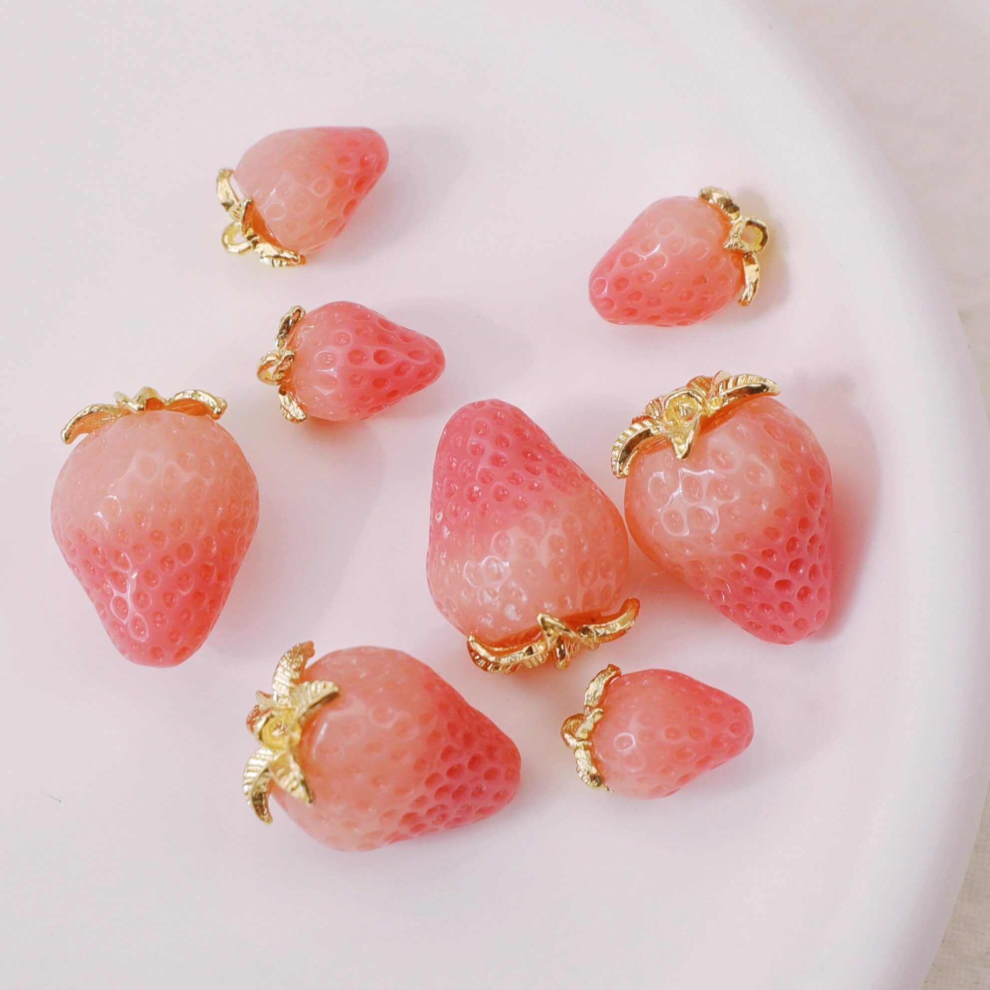 日本进口渐变粉仿真树脂草莓吊坠diy手工饰品手链项链耳饰配件,饰品/流行首饰/时尚饰品新,其他DIY饰品配件,淘宝优惠券,粉丝福利购,淘宝优惠卷