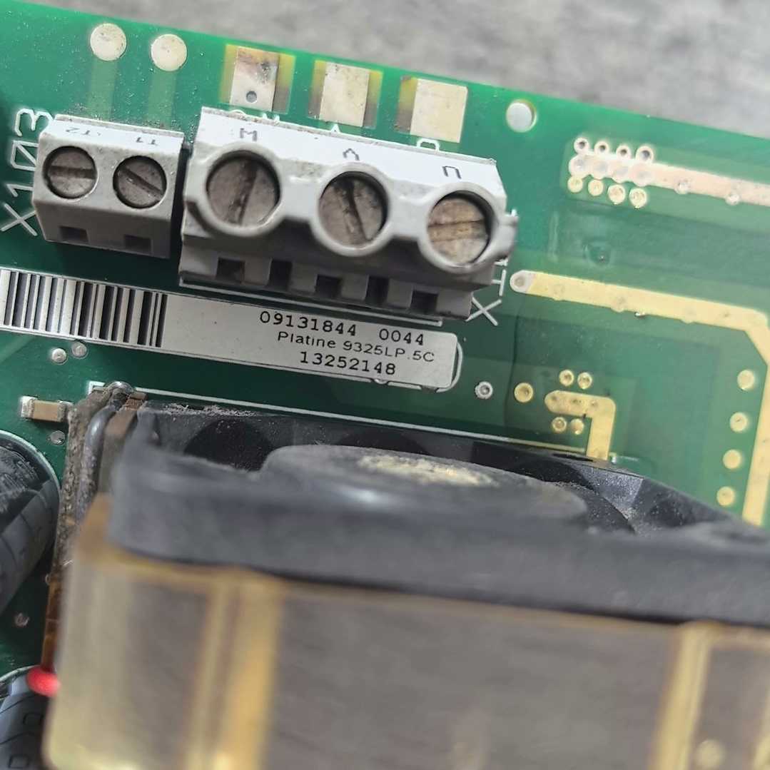 伦茨变频器电源驱动板9325LP5C EVF9325-EV【议价】
