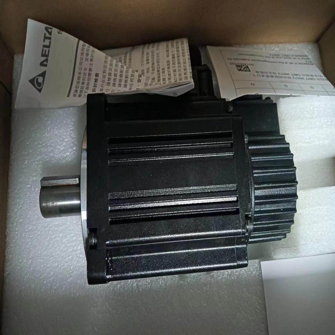 台达伺服电机ECMA-C21010R8型号1KW电机有2个，(崽崽配件）