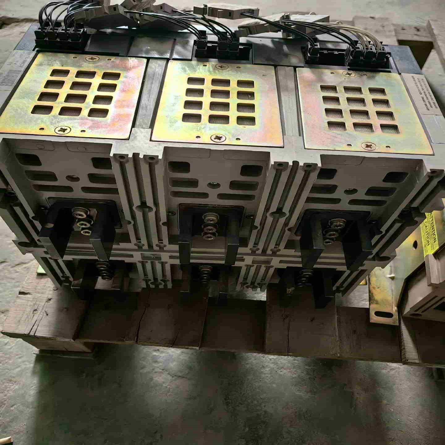 施耐德框架断路器MT20H1库存老备件确保没有装过机共议价