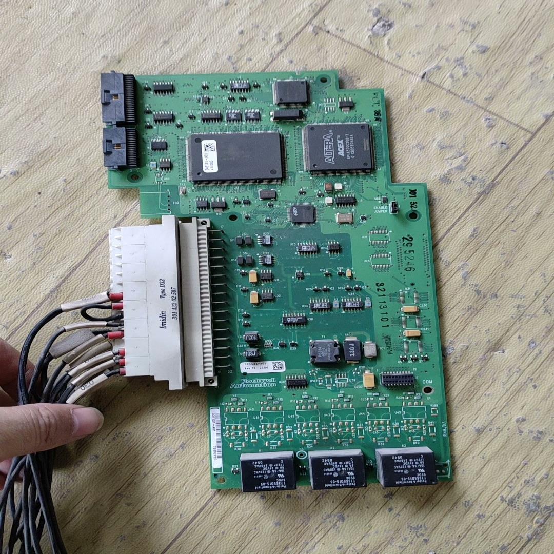询价~AB罗克韦尔变频器700主板321131-A01