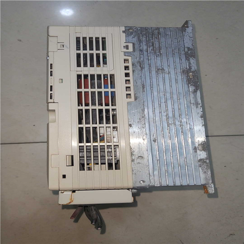 【顺庆】安川变频器  CIMR  VB4A0031FBA【议价】