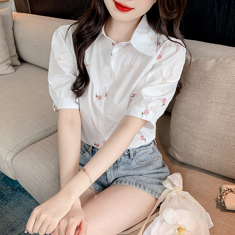 香港TIMO白色泡泡袖刺绣衬衫女夏装小清新时尚洋气减龄设计感短袖