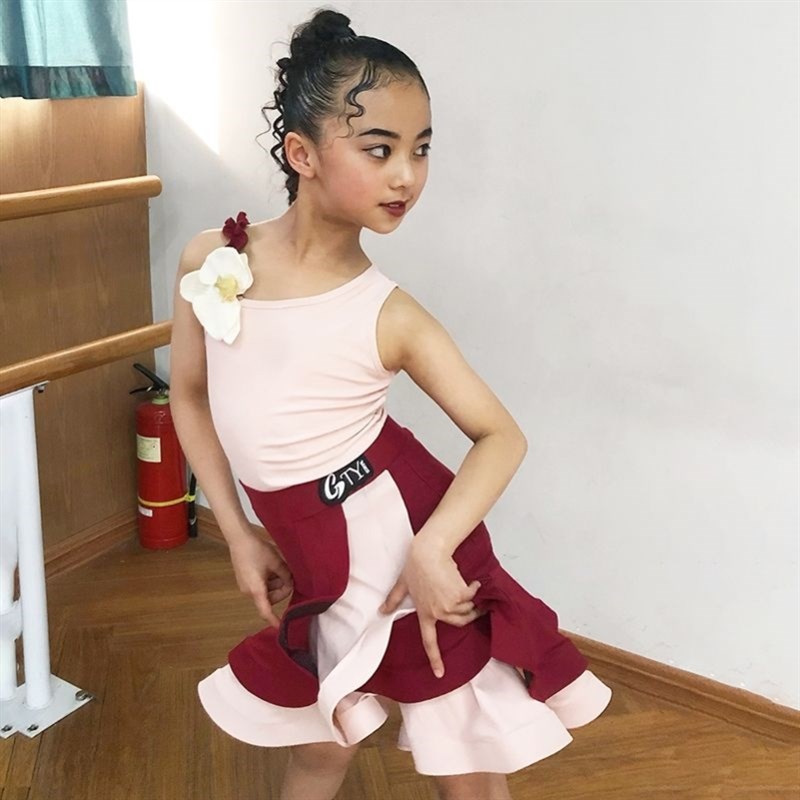 拉丁舞服高级感2024夏季新款女童练功专业儿童比赛表演舞蹈裙套装