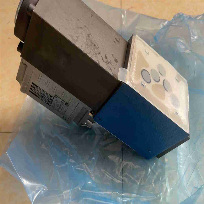 议~0811404803 型号：4WRPEH10C4B100L-