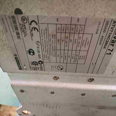 ATV7128N4 VW3A7101施耐德变频器带制动单议价