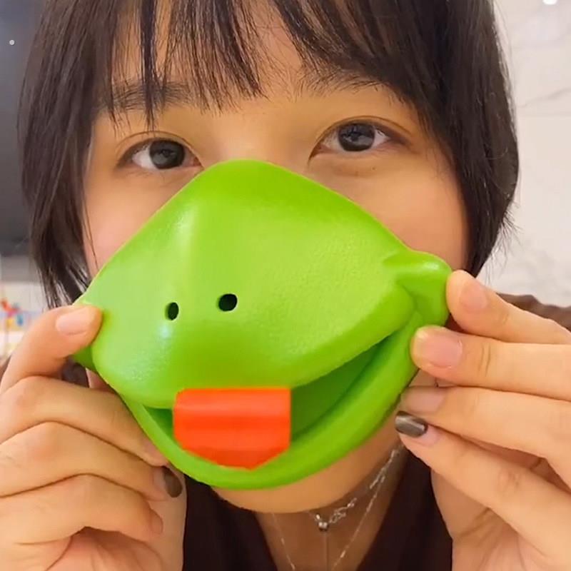 厂家直销蛤蟆蜥蜴人吐舌头面具青蛙鸟嘴动物变色龙吹气口罩面罩吹