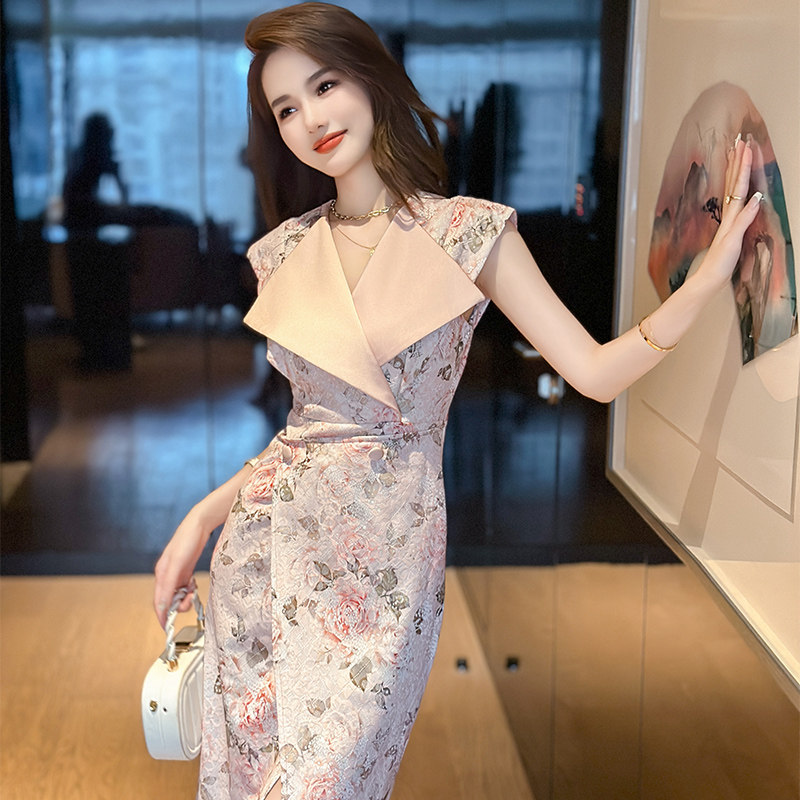潮牌2025夏季新款女装法式气质御姐范无袖翻领绝美西装碎花连衣裙