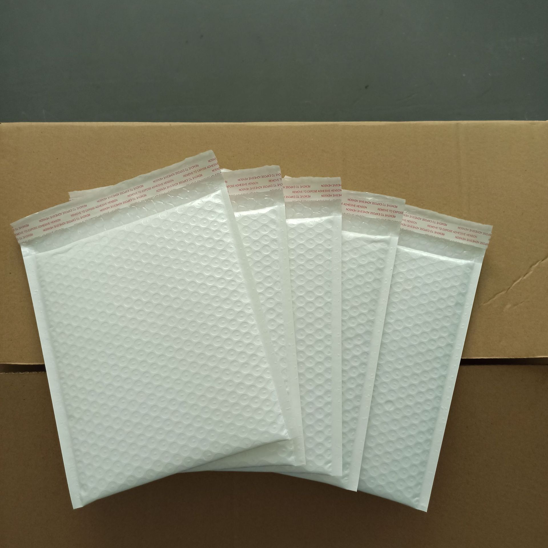 白色 珠光膜110*100+40mm 气泡信封 自封袋 多尺寸 防水整箱价