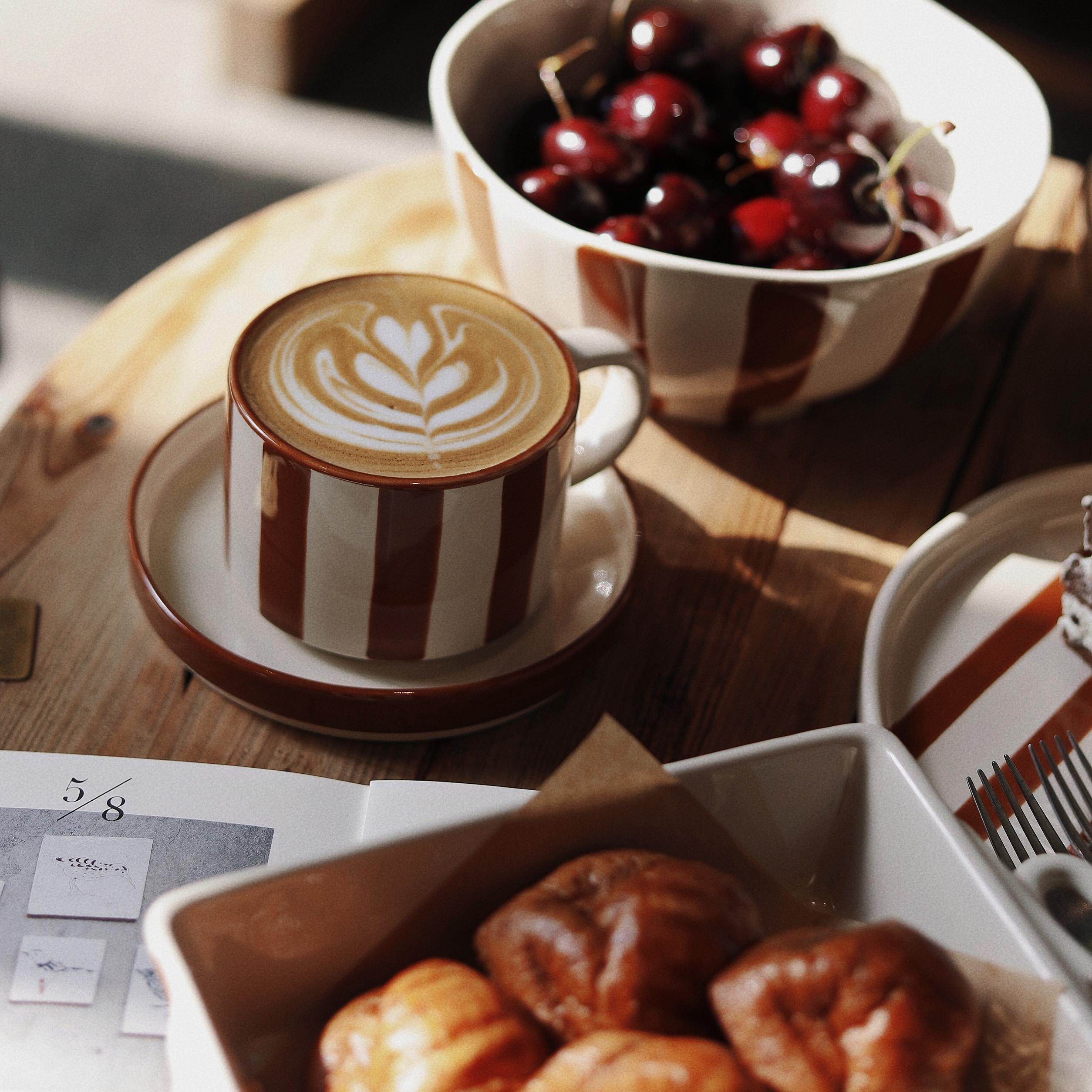 欧洲订单瓷覆古英伦咖啡杯碟北欧贵牌套装手绘条纹陶瓷餐盘马克杯