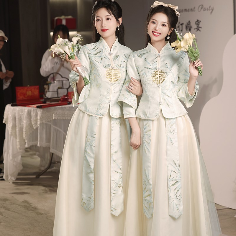 速发中式伴娘服长袖2024冬季新款妹娘裙礼服高级感伴袍汉服姐旗服