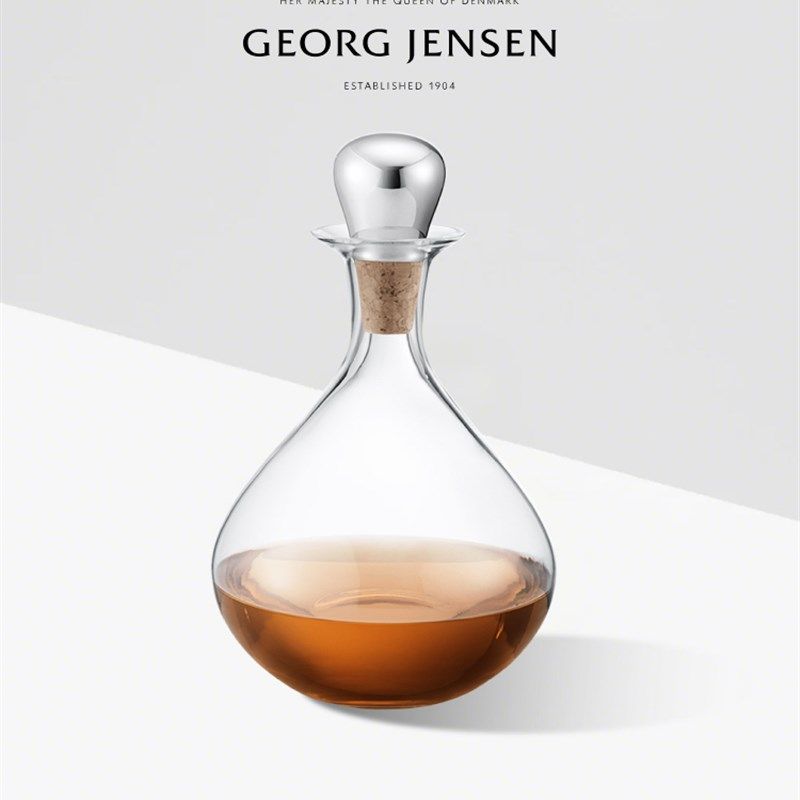 乔治詹森乔治杰生天空云酒瓶醒酒瓶葡萄酒红葡萄酒醒酒器