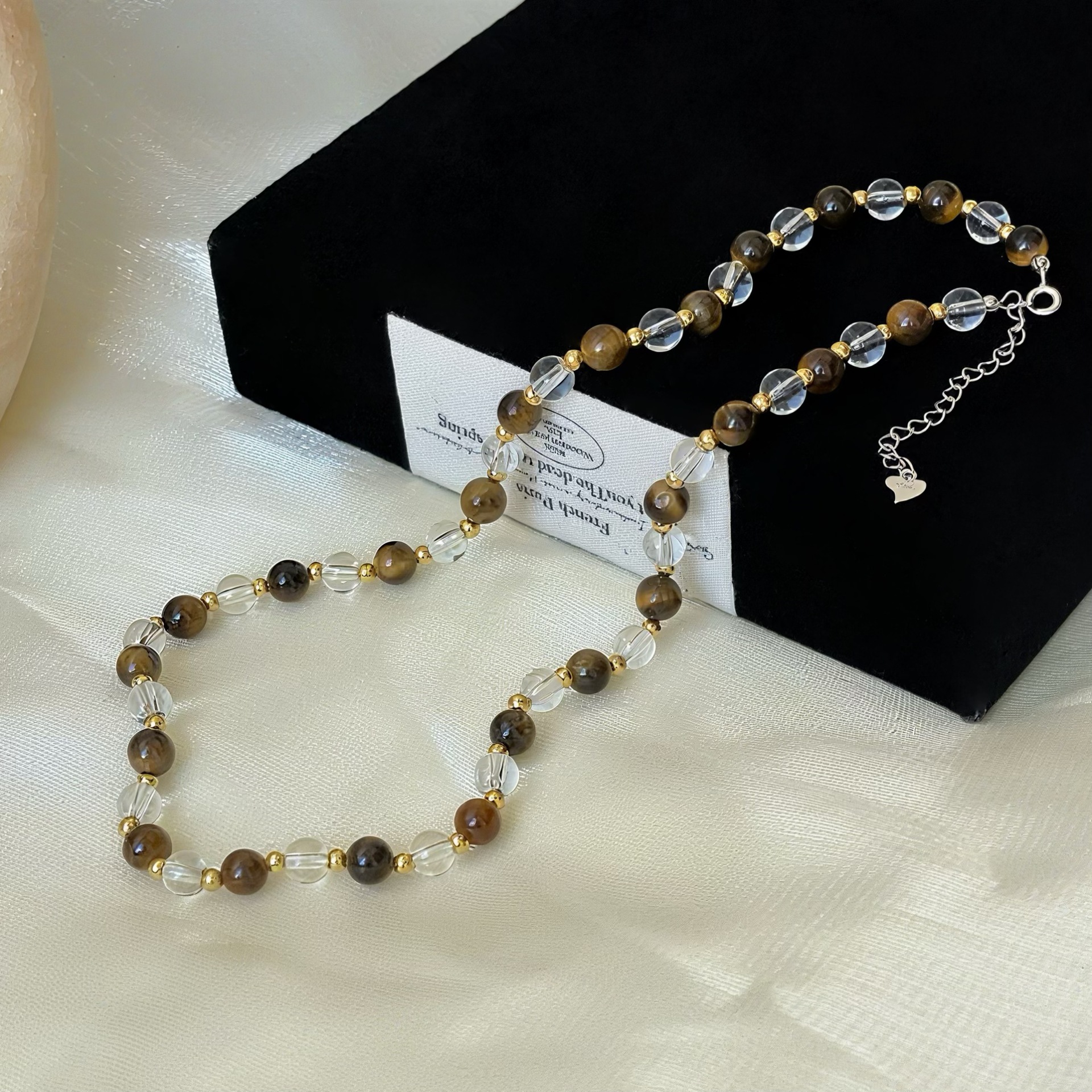 纯银黄虎眼白水晶锁骨项链