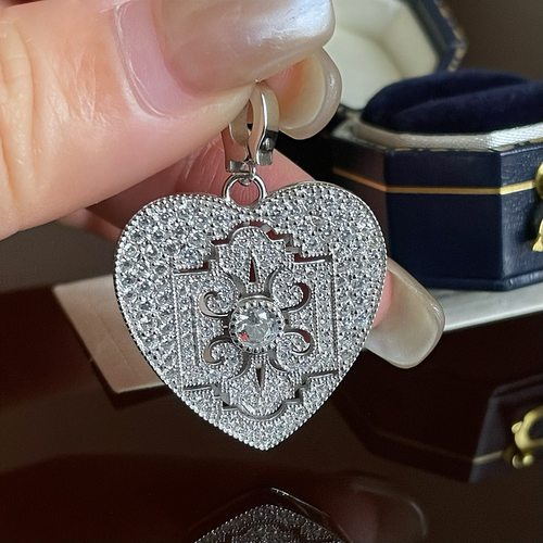 纯银超闪满锆石爱心吊坠项链