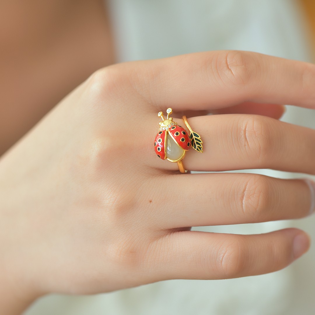 s925银镶和田玉七星瓢虫珐琅戒指