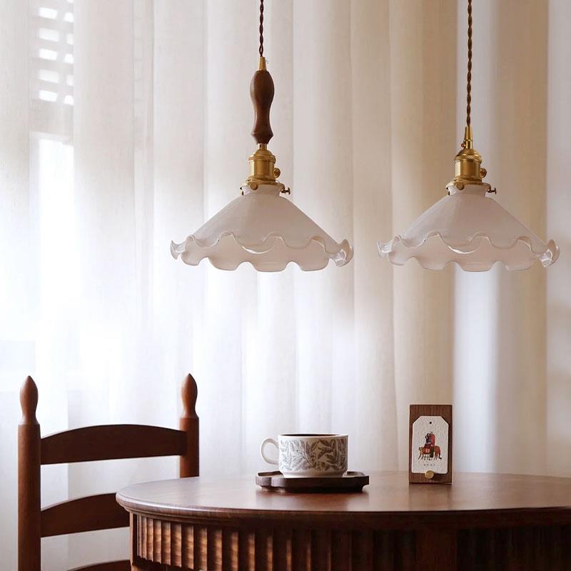北欧风格复古怀旧民宿灯吧台黄铜玻璃老上海花店单头白色简约吊灯