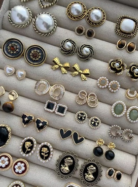 黑色港风耳环~甜酷小众设计感2024年新款爆款复古耳钉潮耳饰品