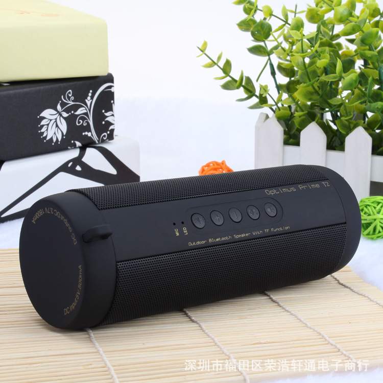 跨境热销户外防水蓝牙音响蓝牙重低音炮便携式插卡音箱带手电筒