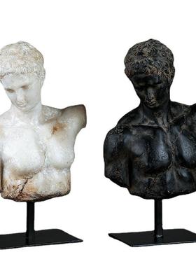 北欧复古人物轻奢树脂雕塑摆件家居客厅卧室样板房装修设计大摆件