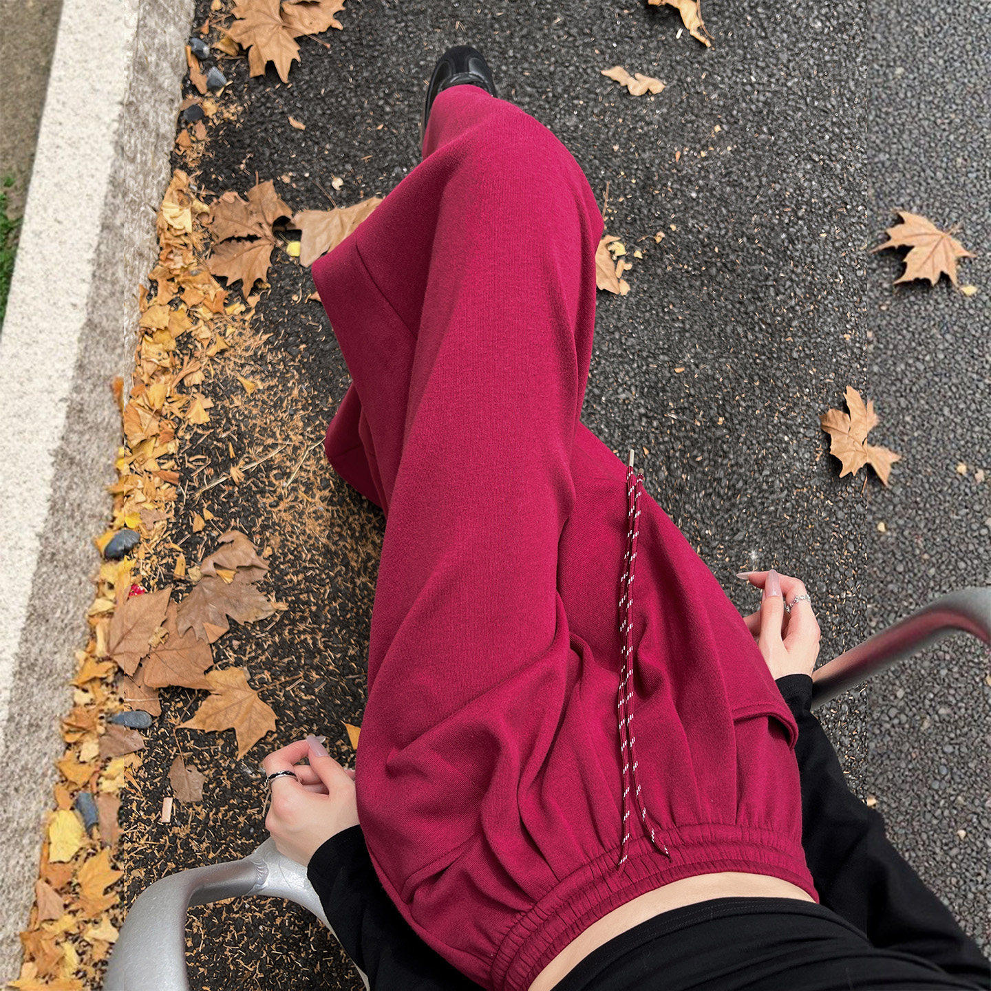 红色卫裤女秋冬加绒2026新款直筒运动裤小个子宽松慵懒休闲阔腿裤