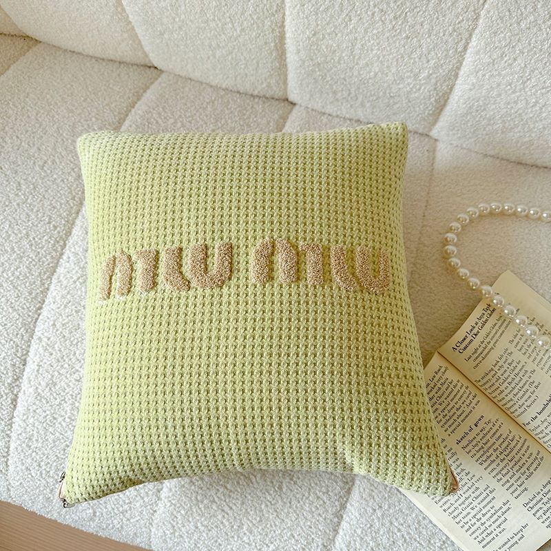 抱枕被子两d用加厚办公室午睡枕头毯子二合一沙发汽车靠枕空调被