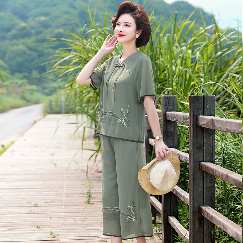 妈妈夏装短袖T恤中年女装2024新款中老年洋气加肥加大码雪纺套装
