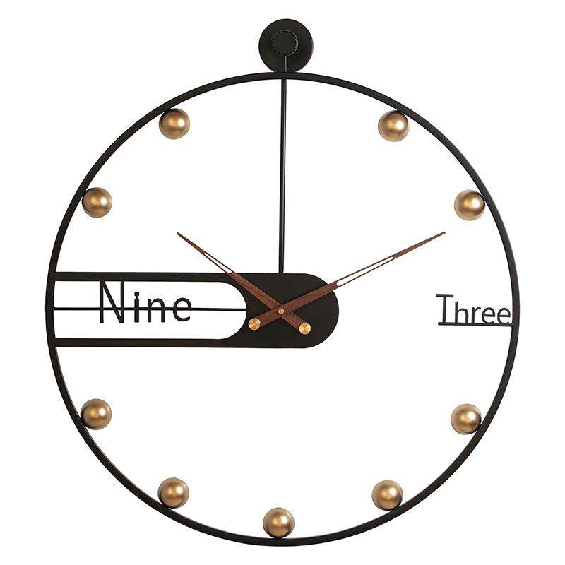 轻奢客厅装饰钟北欧简约背景墙挂钟胡桃木铁艺时钟立体灯泡静音钟