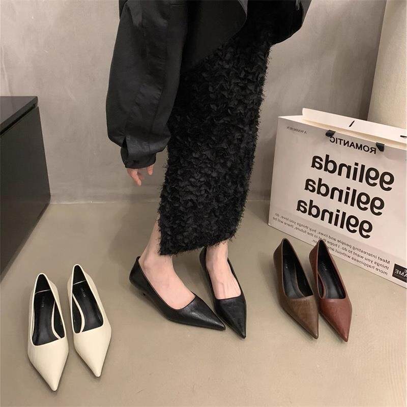 香港小众时尚高跟鞋女夏季2024新款复古气质百搭尖头浅口低跟单鞋
