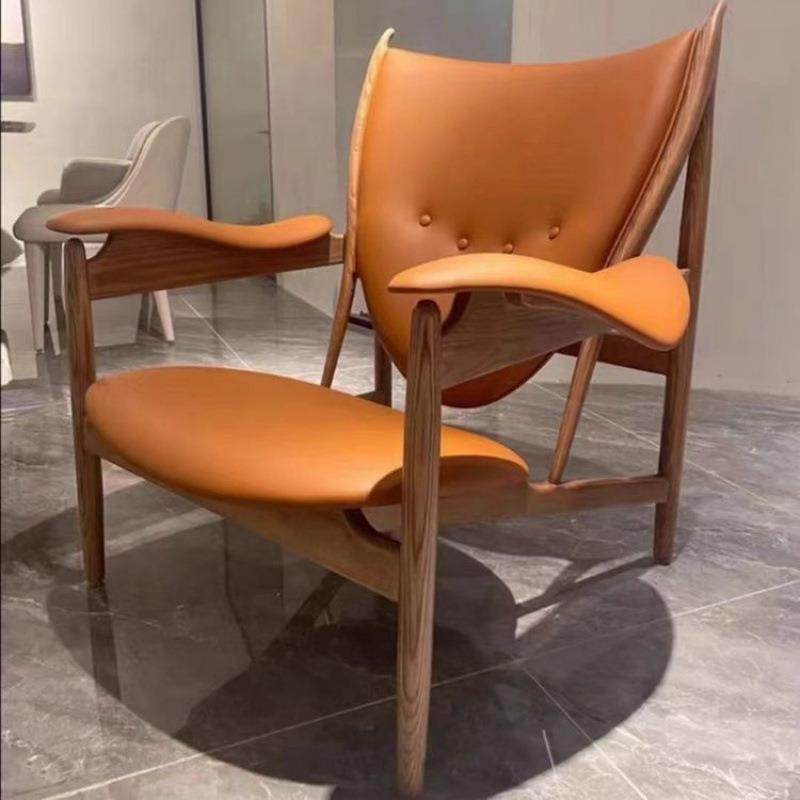 复古真皮沙发椅设计师酋长椅北欧实木家用中古风白蜡木实木休闲椅