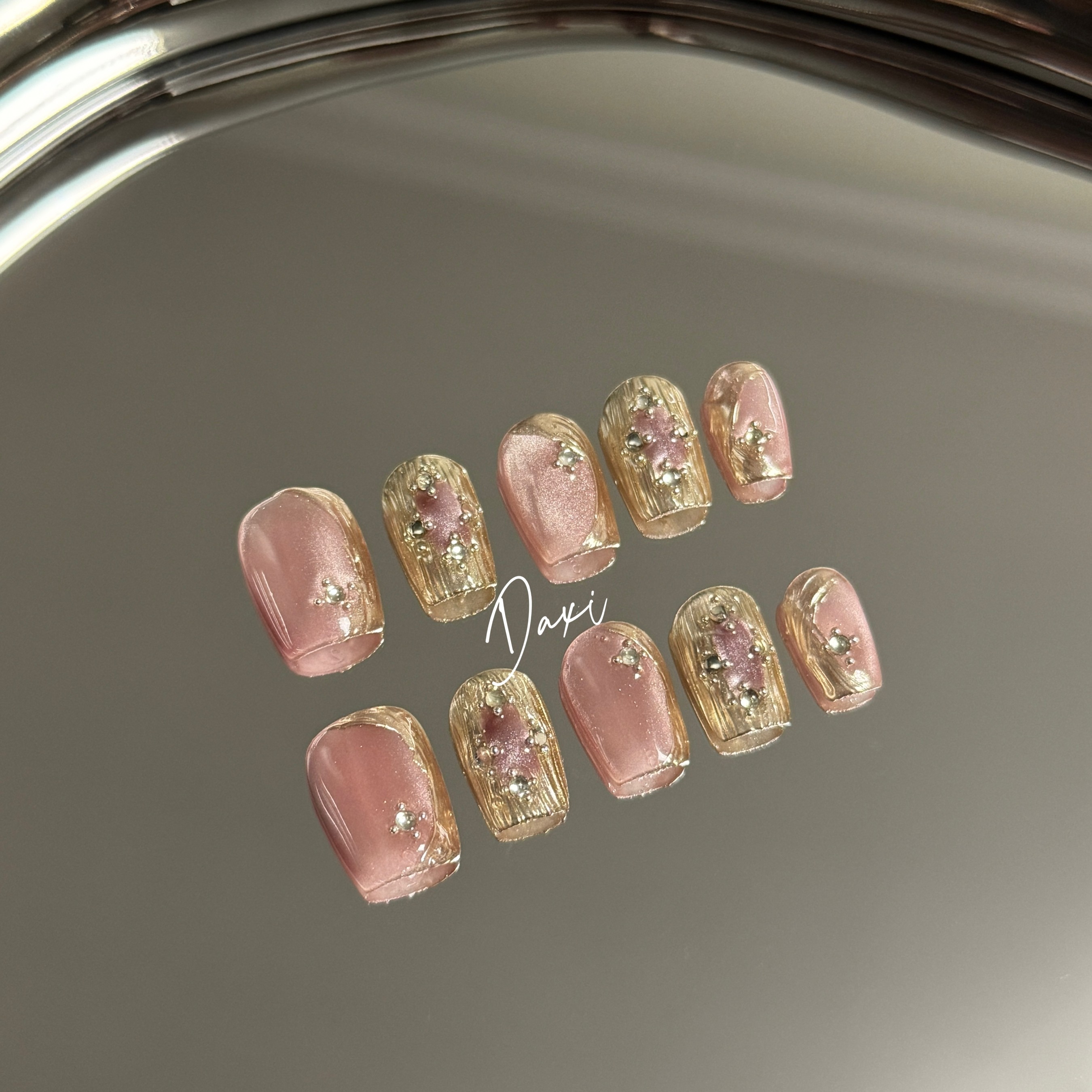 大喜DAXI【耀粉千金】K9布契拉提风穿戴甲温柔高级感显白猫眼晶石,彩妆/香水/美妆工具,穿戴甲/甲片,淘宝优惠券,粉丝福利购,淘宝优惠卷