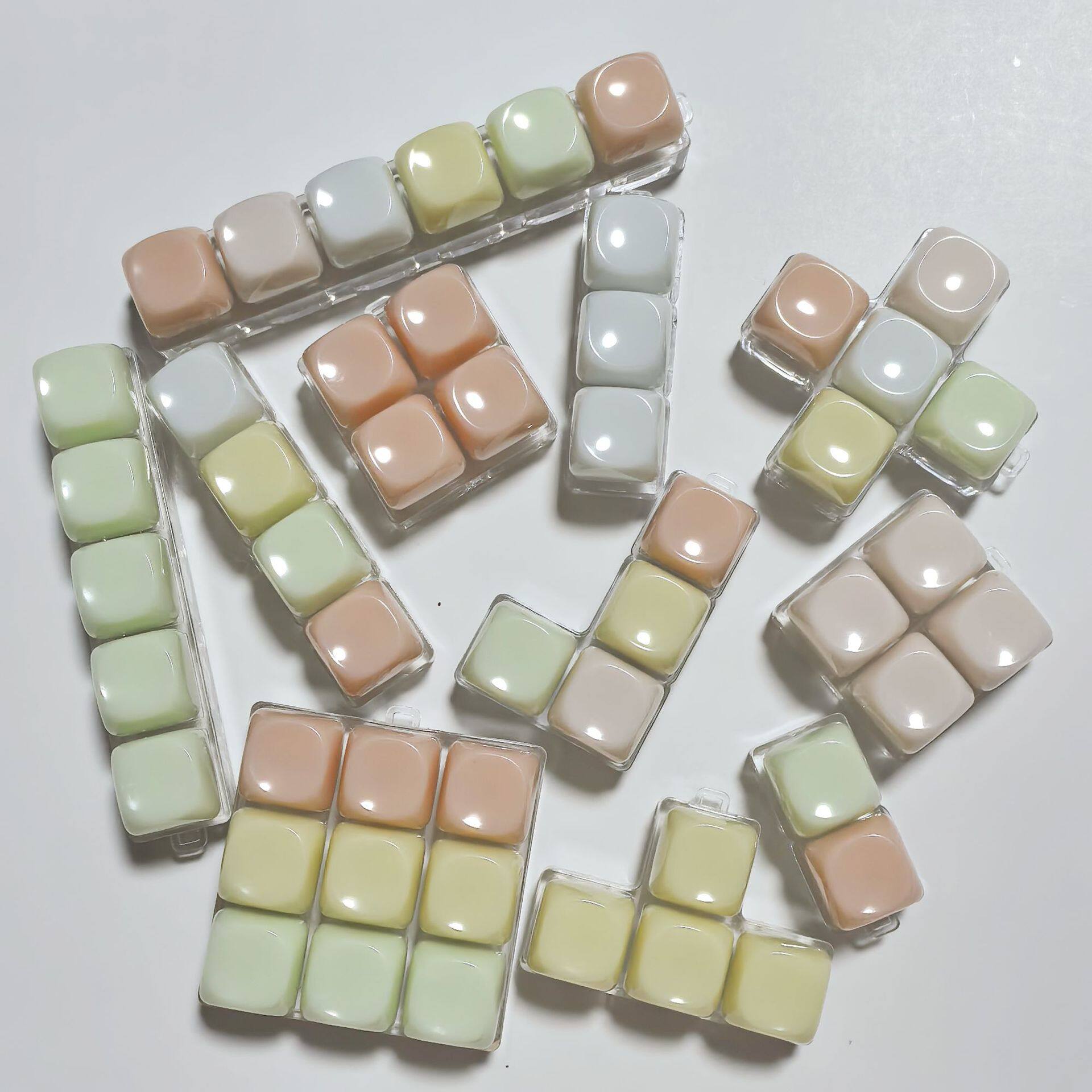 圆润软糖pc透明按键减压玩具书包挂件办公室手指小玩具机械键盘