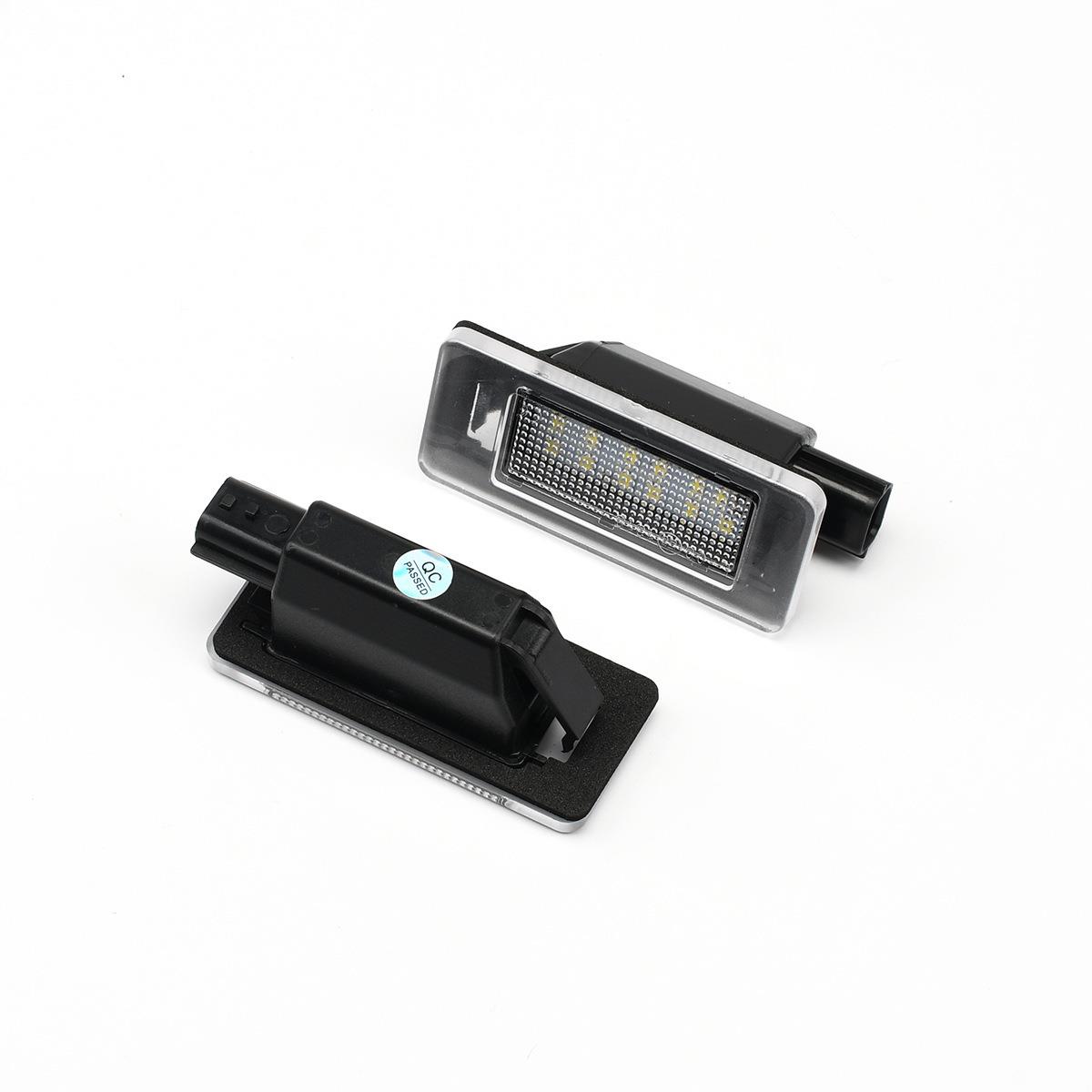 厂家直供适用于日产SentraC27Altima20LED汽车牌照灯NISSAN