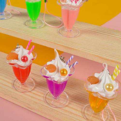 PVC仿真冰淇淋杯食品模型挂饰奶油圣代装饰道具雪糕钥匙扣挂件