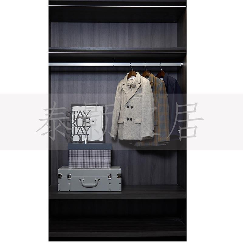 现代简约样板房儿童衣帽间摆件男孩西装外套套装装饰画软装饰品