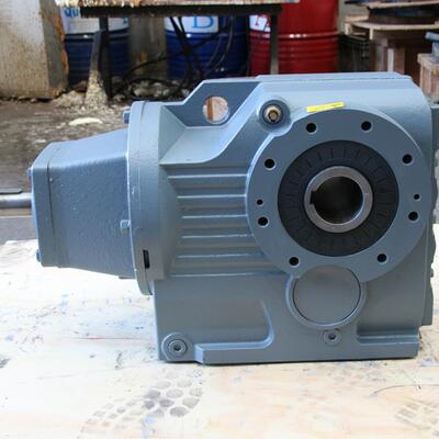 齿轮减速机厂家 五星KAB67-76.37-1.1KW减速机 源头厂家
