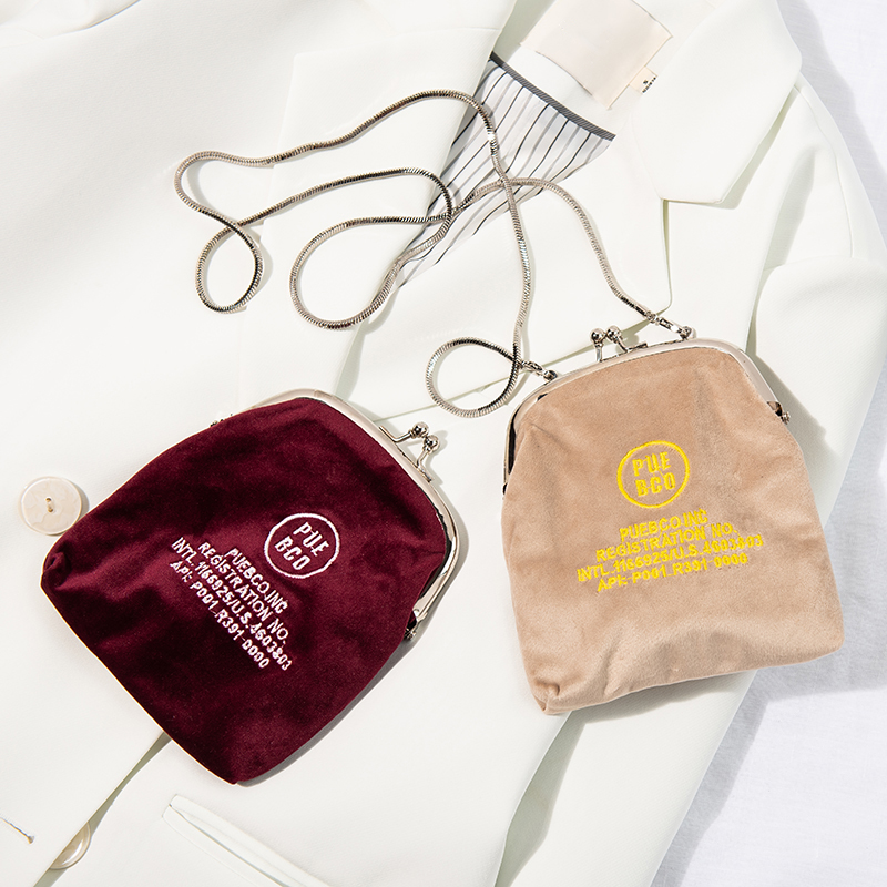 日本PUEBCO复古平绒刺绣口金手拿包钱袋手抓简约搭扣手机包收纳袋