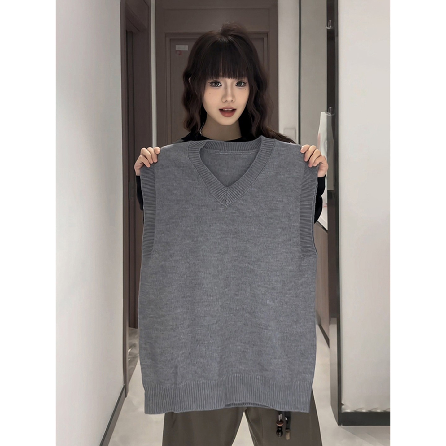 浅灰色v领针织马甲男女秋冬季