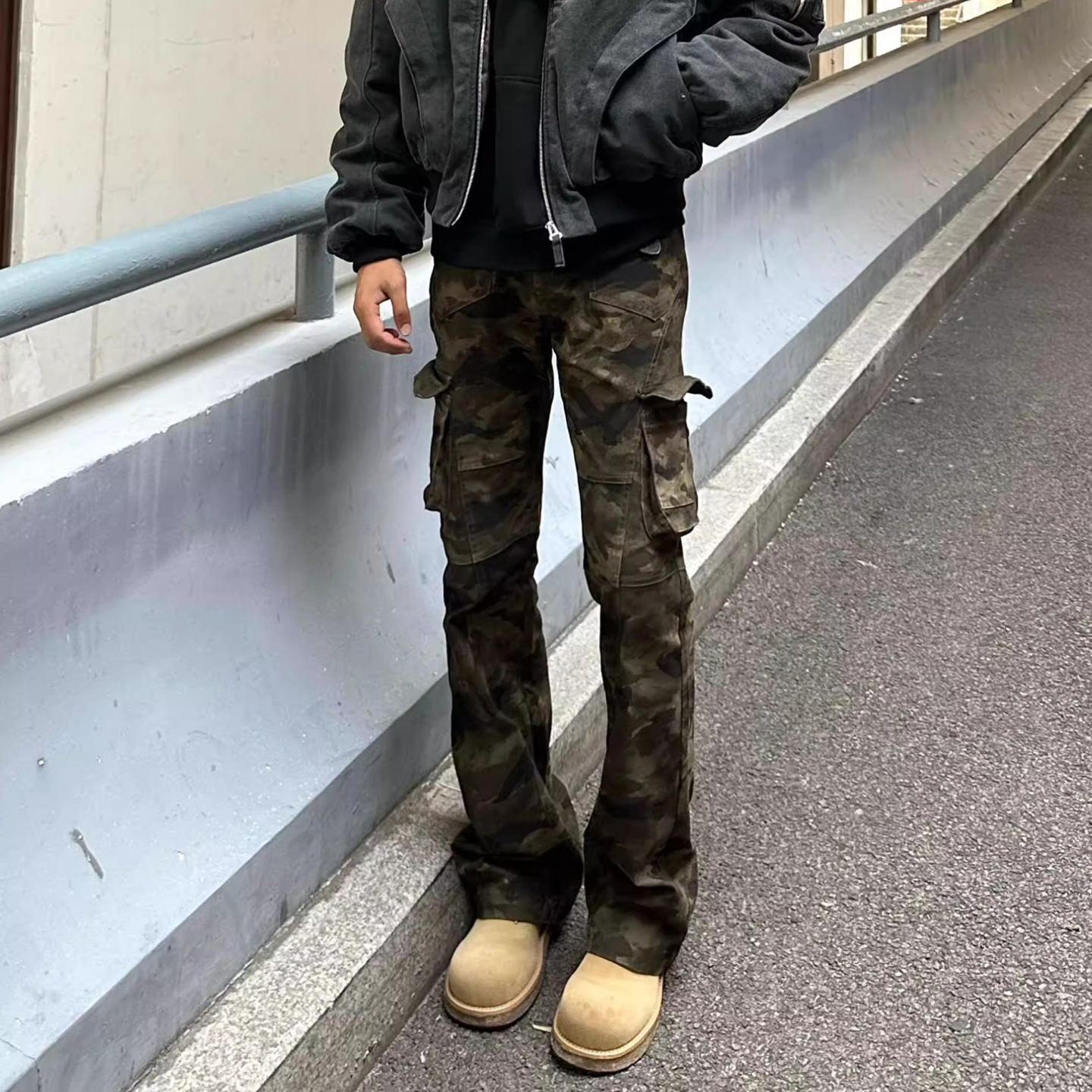 美式高街vibe迷彩微喇裤子男款