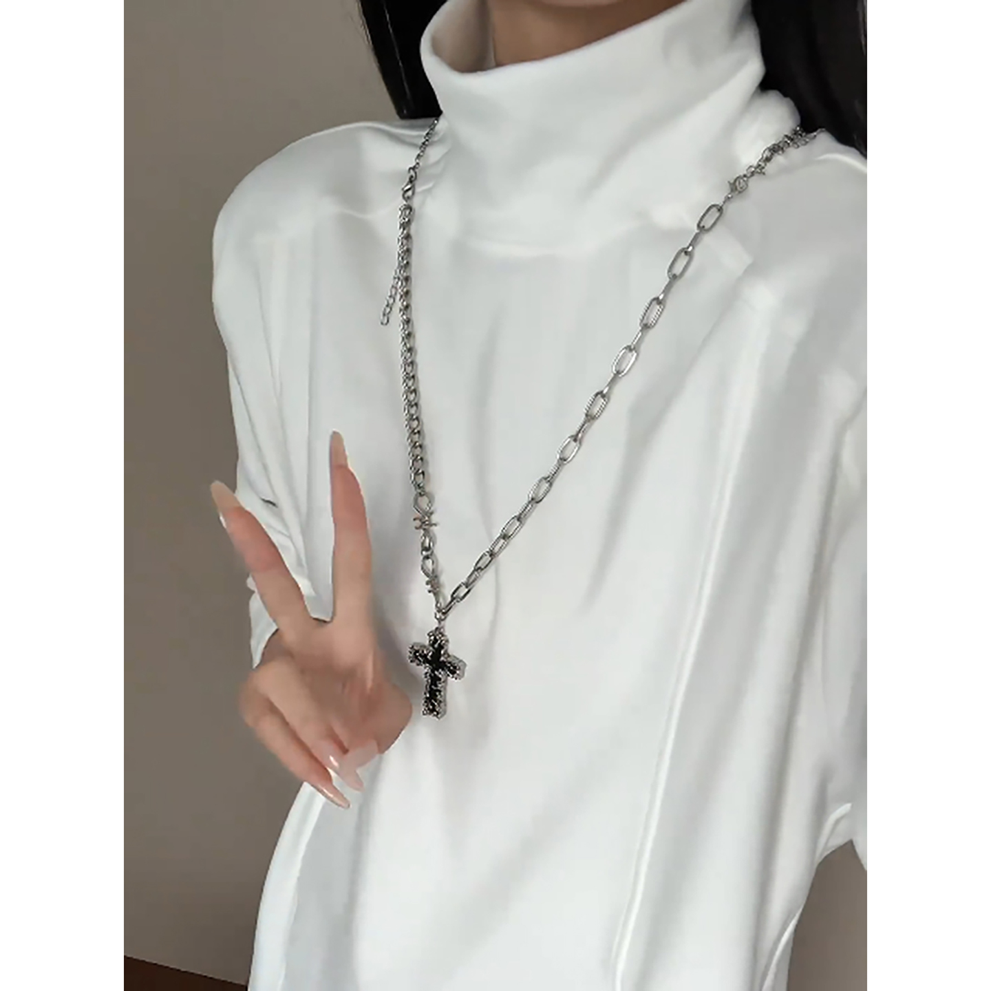 白色德绒半高领保暖打底衫男款