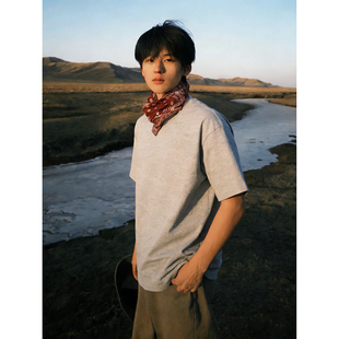 浅灰色小领口正肩t恤男款夏季美式纯棉重磅短袖cleanfit五分半袖