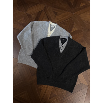深灰色假两件拼接v领毛衣男秋冬