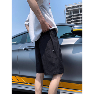 美式斜切登山冲锋短裤男生夏日穿搭防水爬山速干运动中裤子五分裤