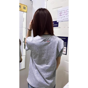 何以至此白灰色正肩短袖男款夏季索罗娜冰丝凉感半袖情侣百搭T恤