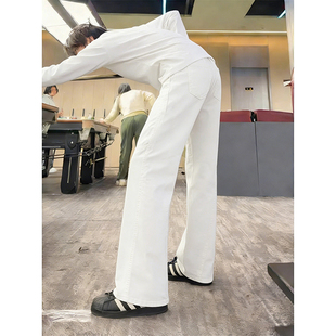 白色加绒微喇牛仔裤男款秋冬提档显瘦直筒裤子窄版修身弯刀休闲裤