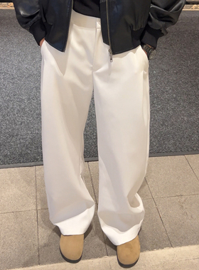 白色老钱风西裤韩系男生ootd穿搭垂感微喇弯刀裤子高腰直筒阔腿裤