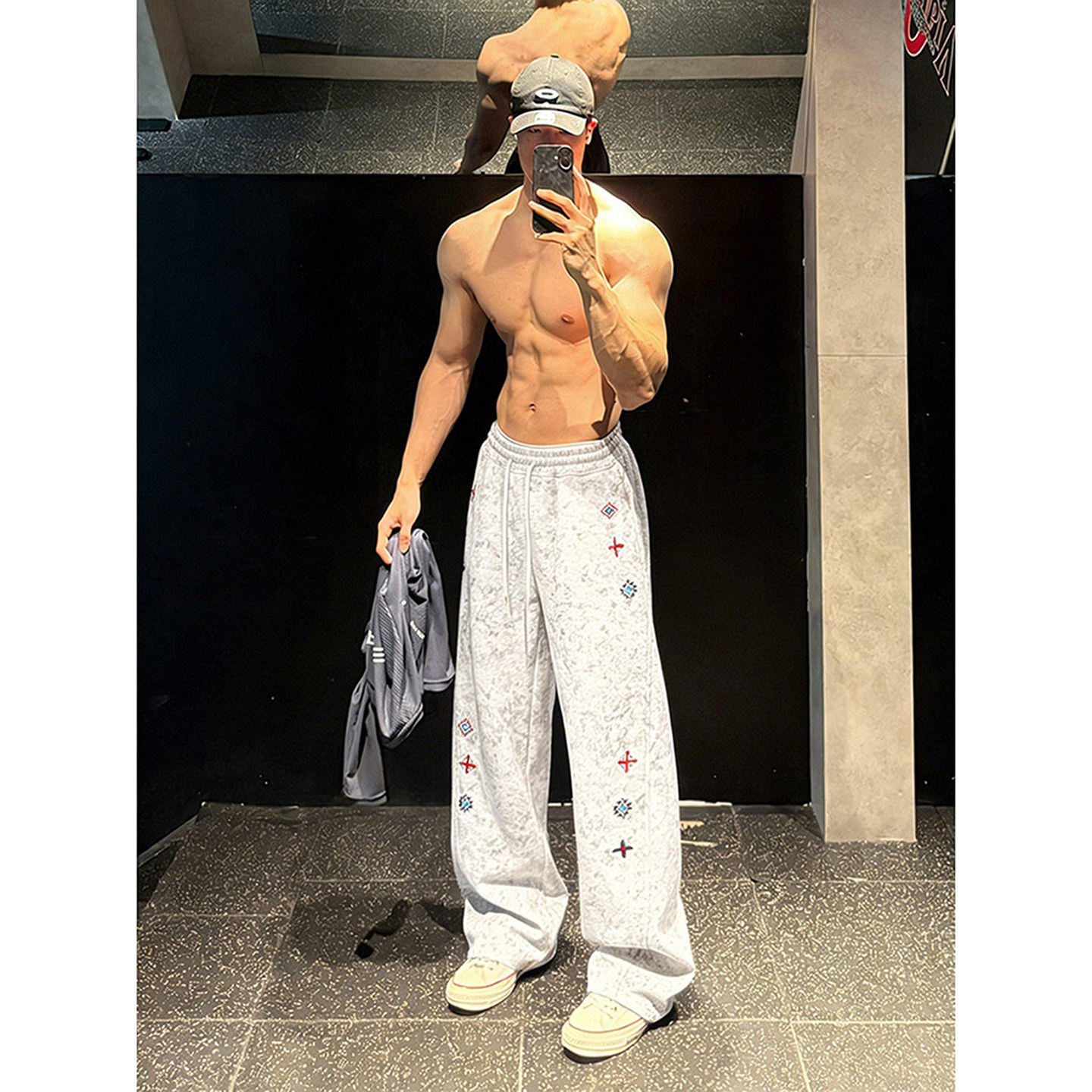 白花灰扎染刺绣裤子男款秋冬季hiphop弯刀卫裤重磅斜切微喇运动裤,男装,卫裤,淘宝优惠券,粉丝福利购,淘宝优惠卷